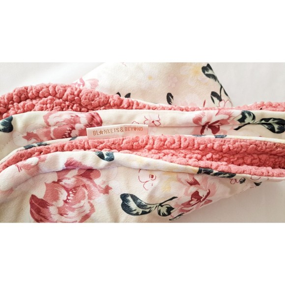 Blankets & Beyond Baby Plush/Sherpa Blanket Rosey Pink Floral Cottage Soft HTF - Picture 3 of 9